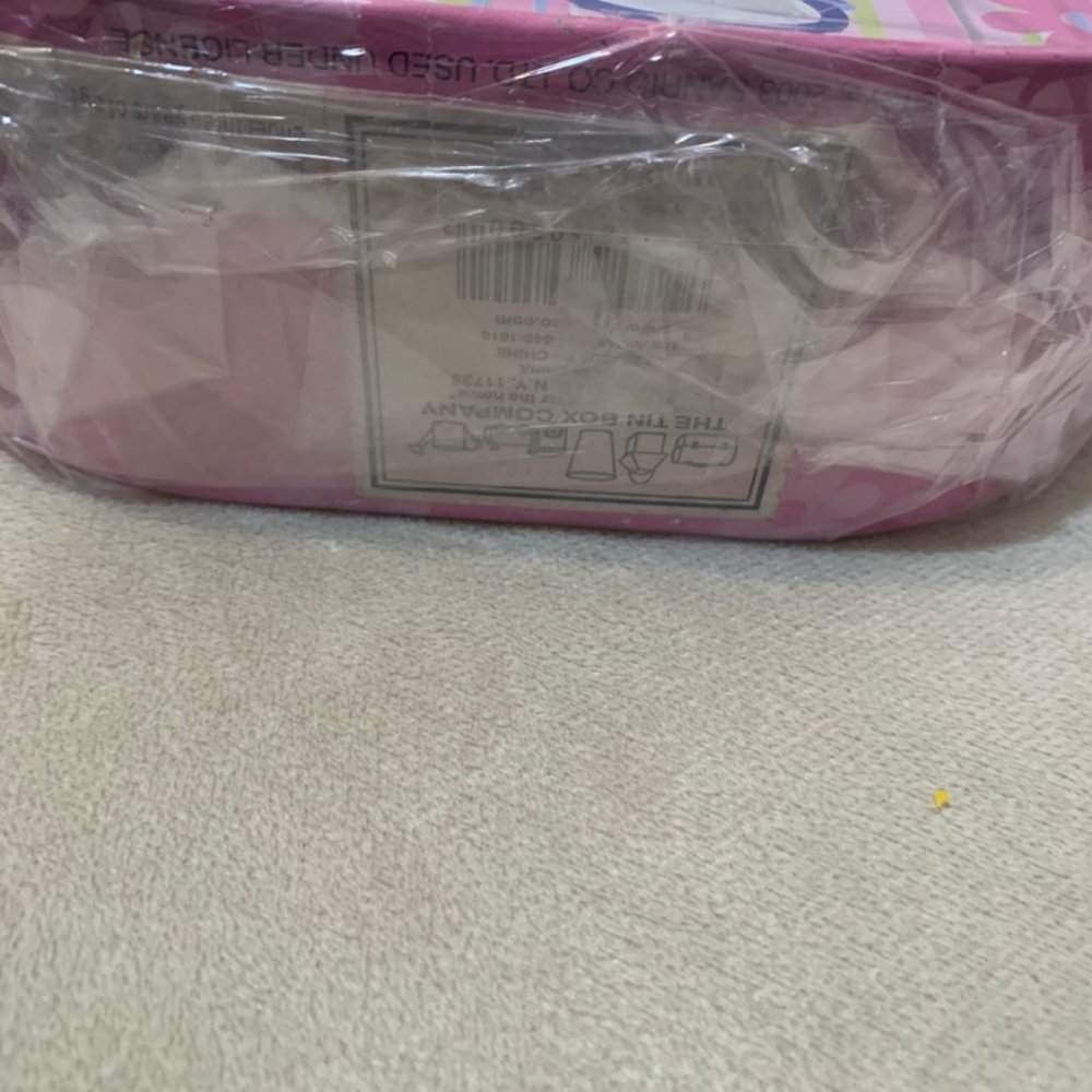 Hello Kitty Lunch Box - Picture 4 of 4